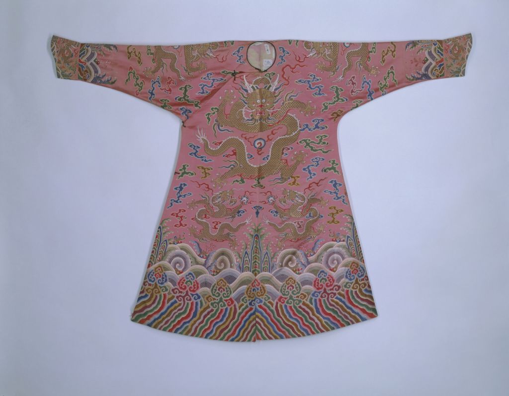 图片[1]-Pink Cloud Gold Dragon Pattern Makeup Satin Arrow Garment-China Archive